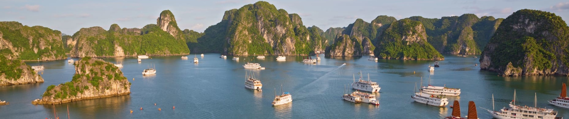 Vue aérienne de la baie d'Halong, Vietnam