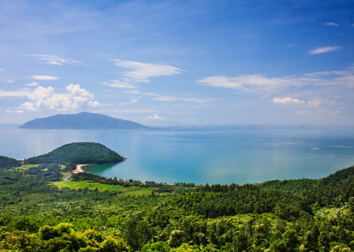 Vue sur Danang depuis le Hai Van Pass