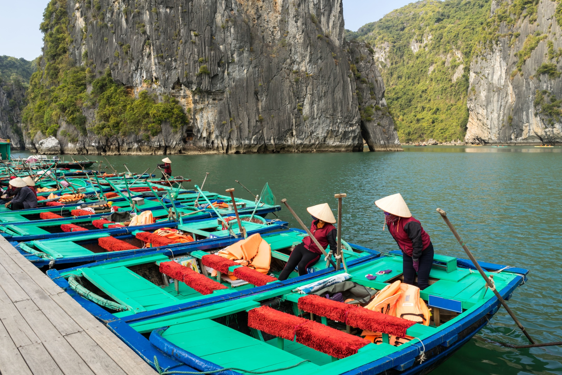 Bateaux dans la baie d'Halong