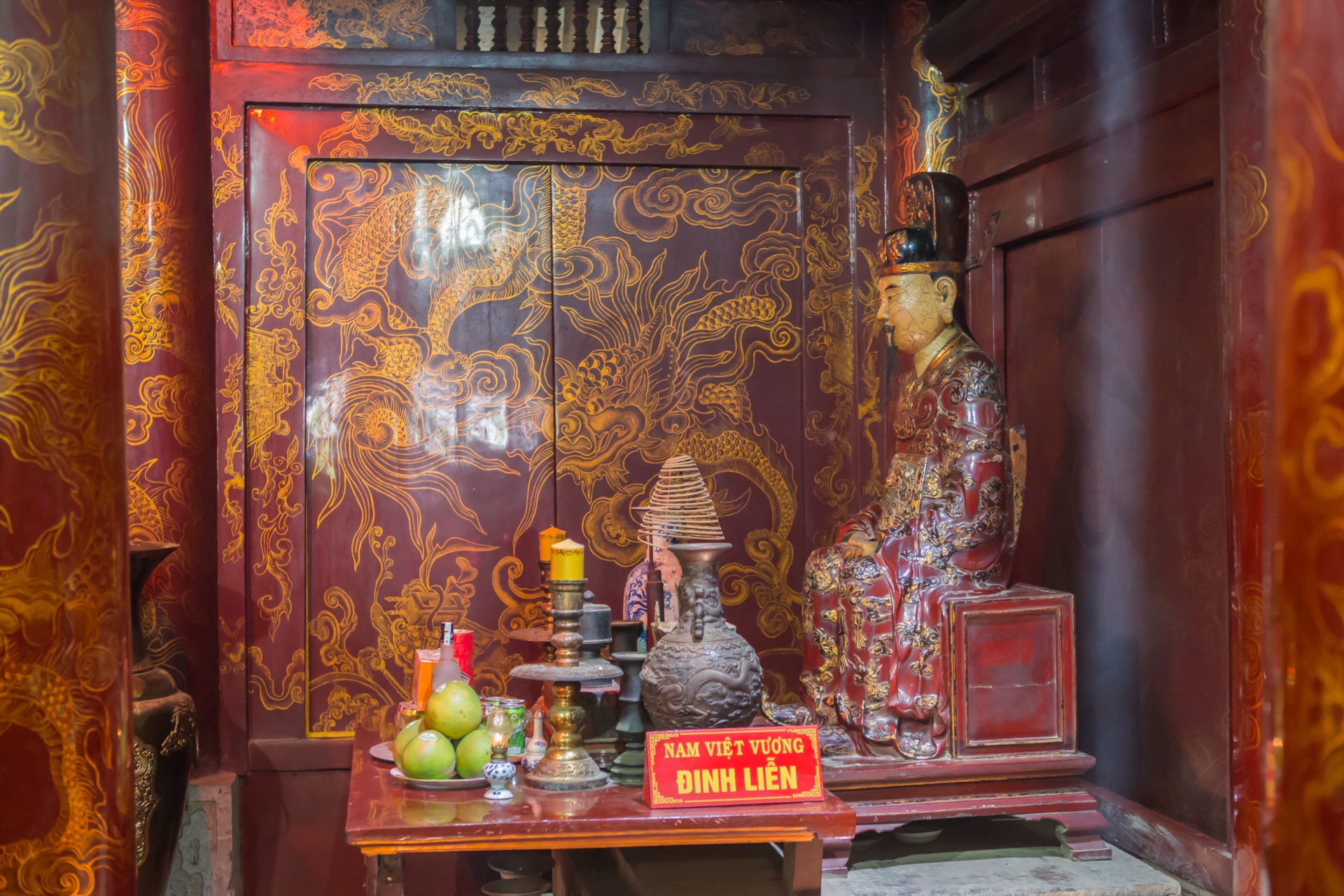 Autel, temple à Hanoi